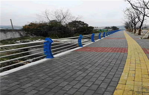 桥梁道路防撞护栏加工价格合理分类和特点