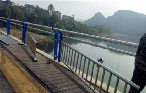 道路交通隔离护栏耐湿热厂诚信经营