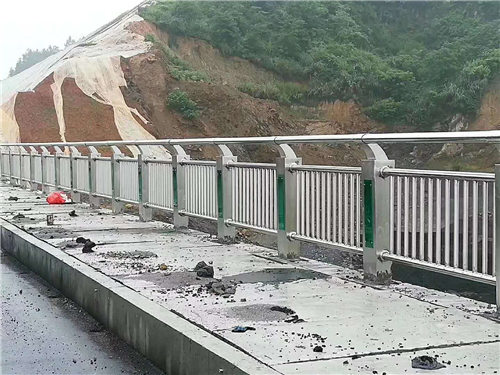 桥梁不锈钢栏杆质量可靠放心价格实惠工厂直供