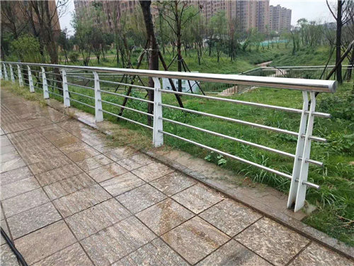 桥梁钢板立柱可加工定制同城供应商