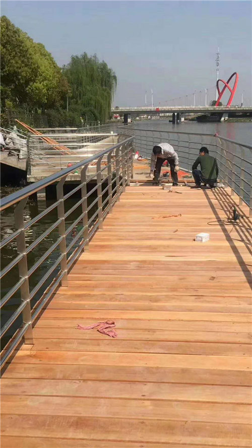 威海LED灯光河道护栏来图定做