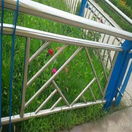 公路防撞护栏一手货源品质保证